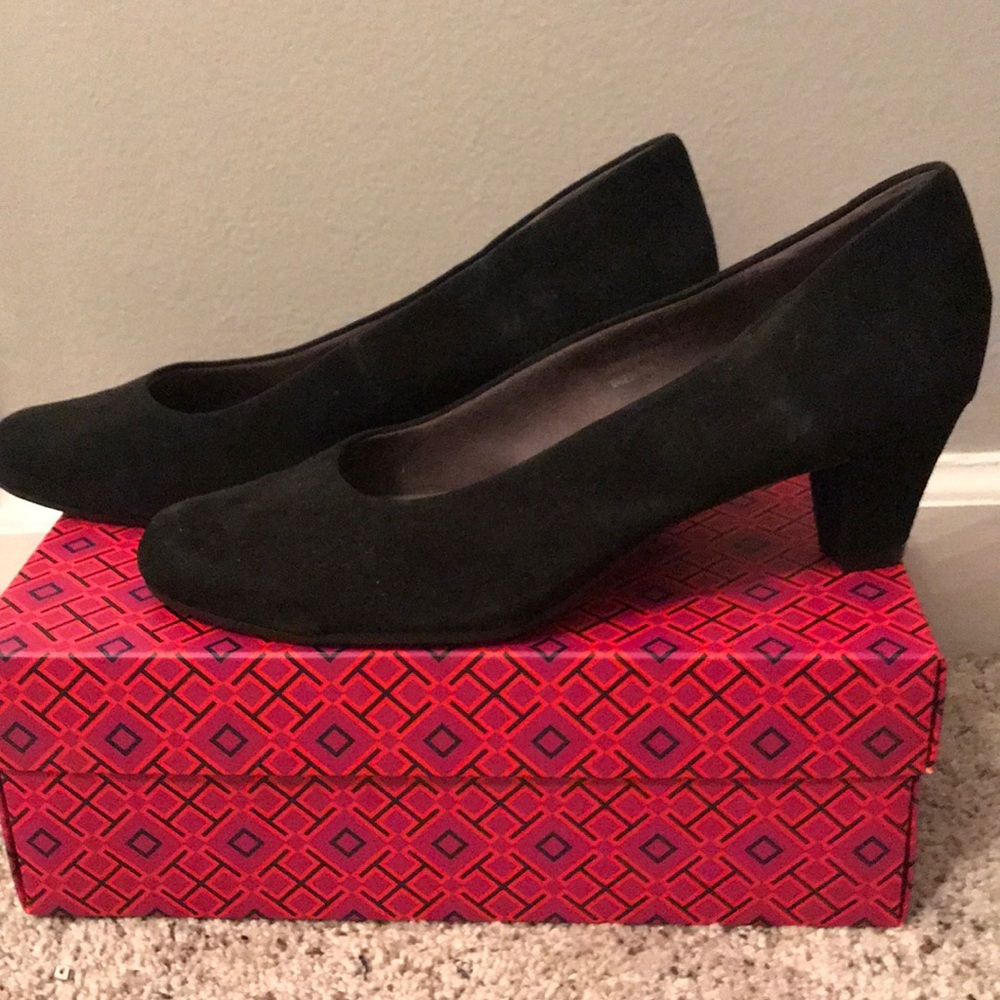 NWOT Aerosoles Heel Rest heels